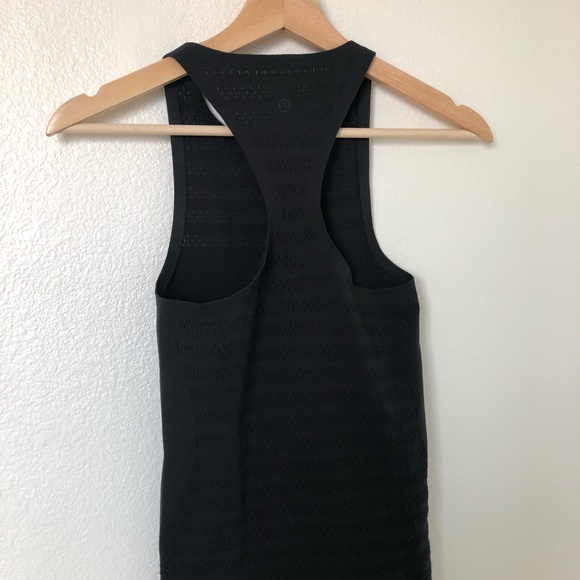 Lululemon tank - Picture 5 of 6